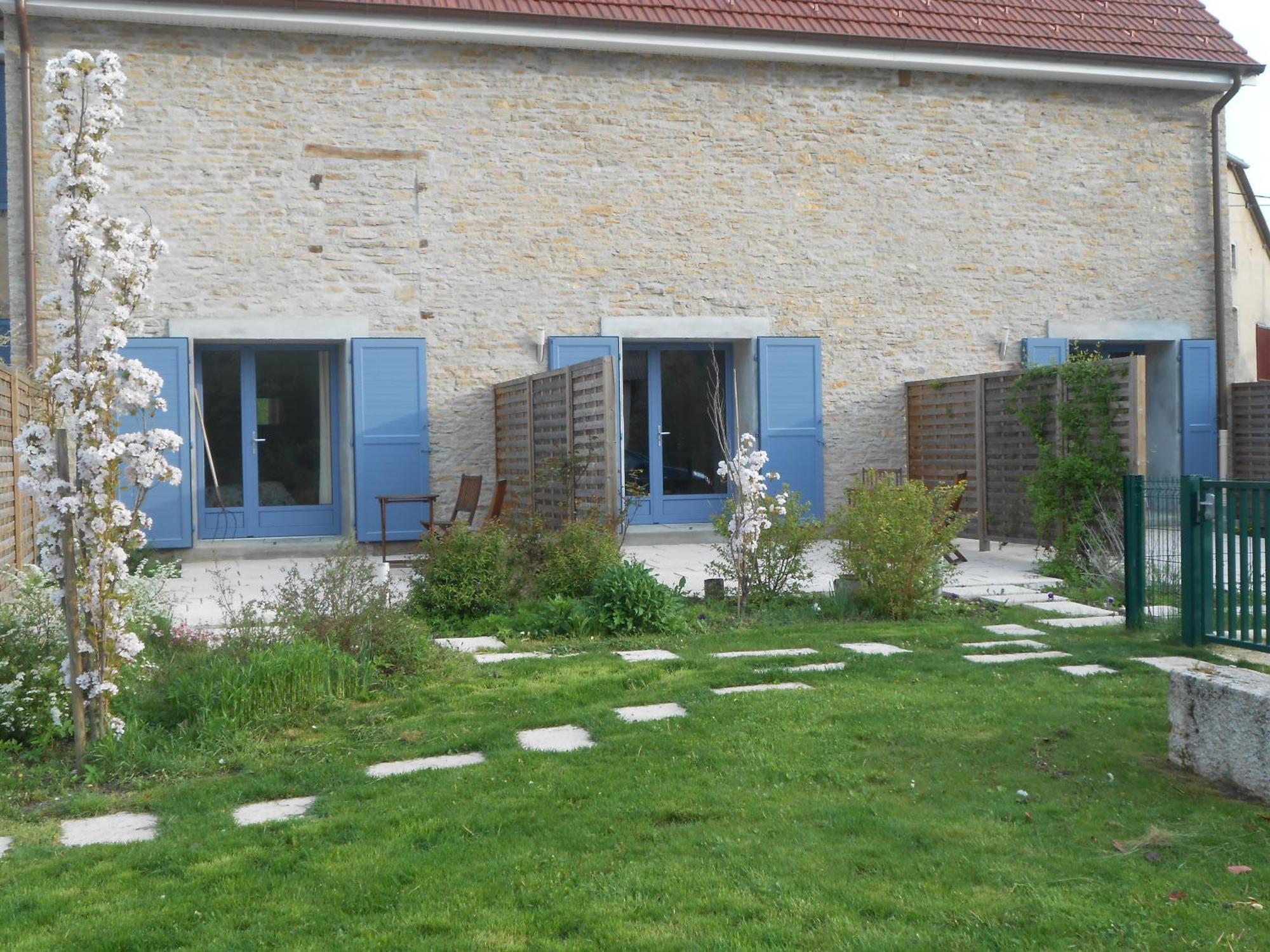 Les Grands Pres Bed and Breakfast Geney Buitenkant foto