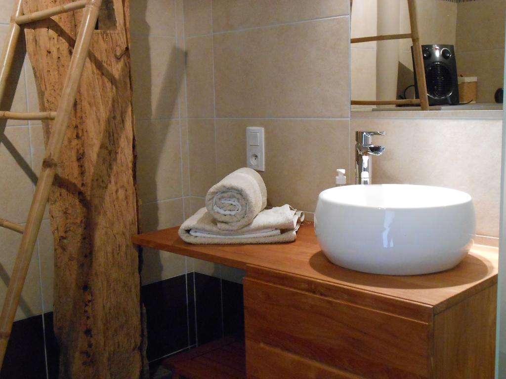 Les Grands Pres Bed and Breakfast Geney Kamer foto