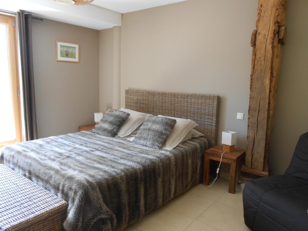 Les Grands Pres Bed and Breakfast Geney Kamer foto